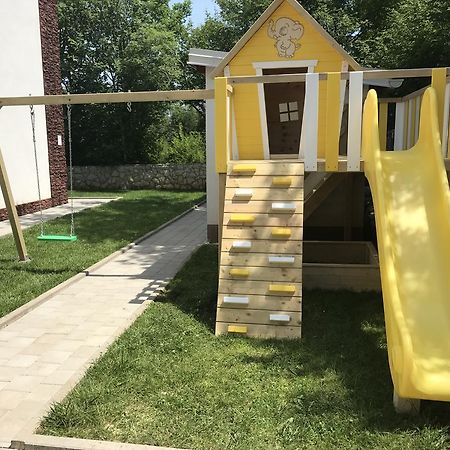 Villa Apartments Futura Вантачичи Екстериор снимка