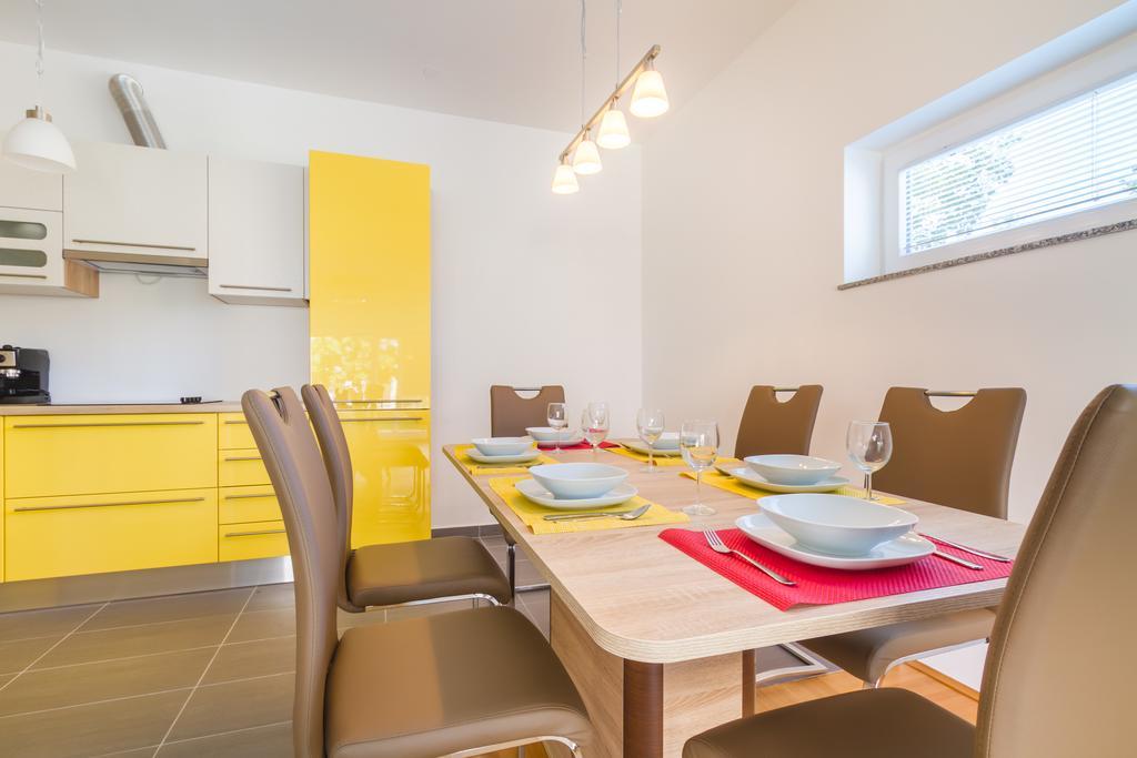Villa Apartments Futura Вантачичи Екстериор снимка