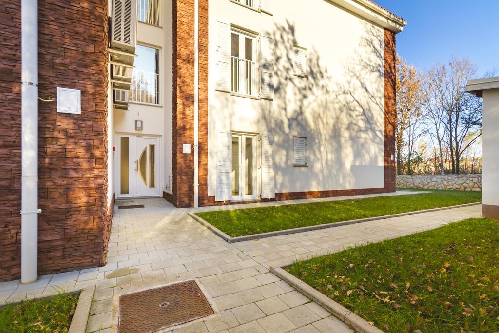 Villa Apartments Futura Вантачичи Екстериор снимка