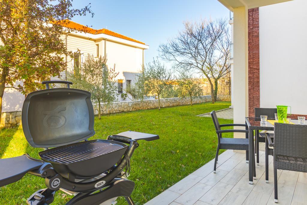 Villa Apartments Futura Вантачичи Екстериор снимка