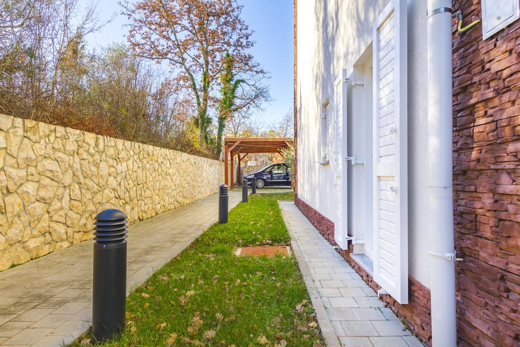 Villa Apartments Futura Вантачичи Екстериор снимка