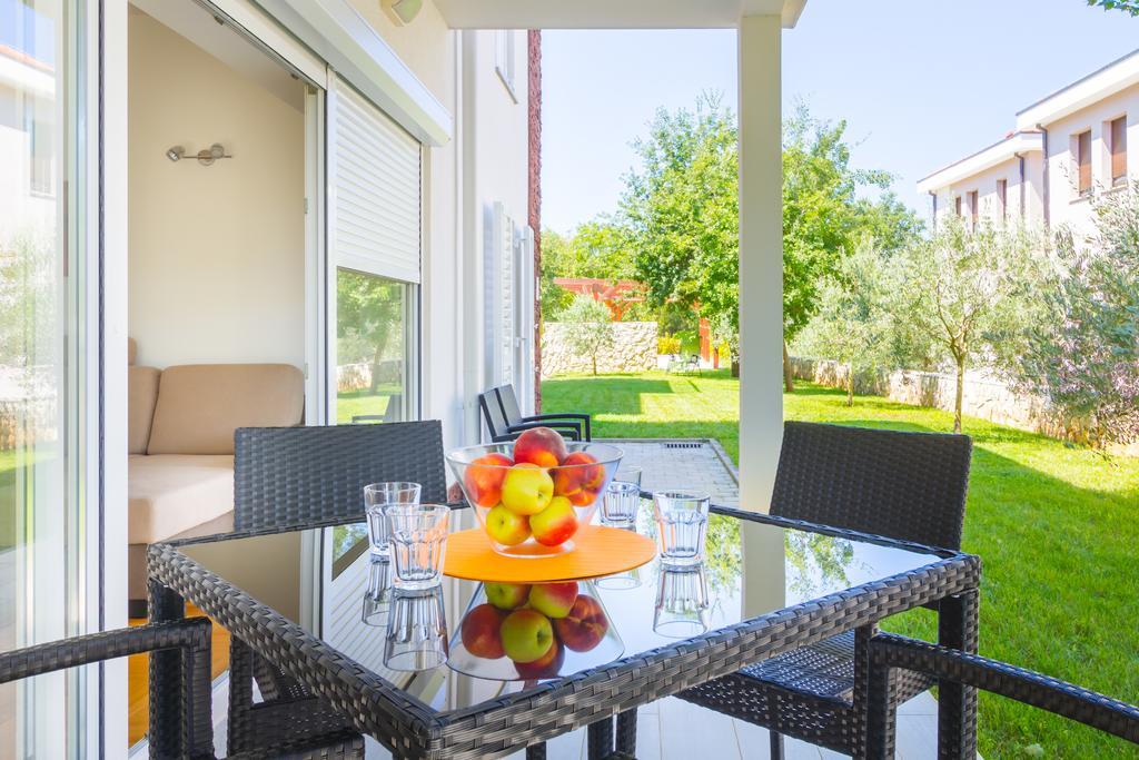 Villa Apartments Futura Вантачичи Екстериор снимка