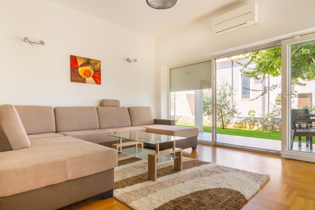 Villa Apartments Futura Вантачичи Екстериор снимка